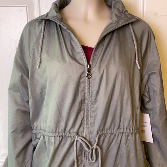 NWT light weight jacket - Picture 2 of 8